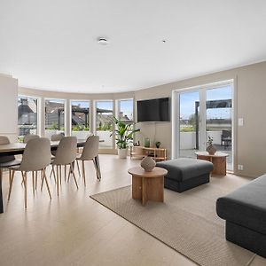 Stay L Urban - Spacious Apartment With Private Terrace